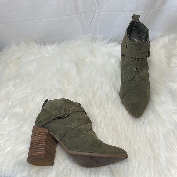 Nine West Kelela Olive Green Suede Heeled Booties Sz 8 - Picture 1 of 7
